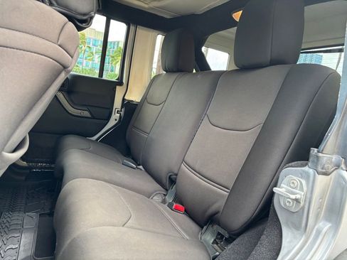 Used 2018 Jeep Wrangler Unlimited Sport S AWD/4WD image 10