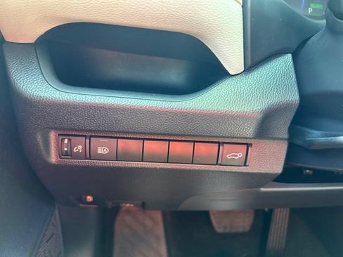 Used 2025 Toyota RAV4 XLE w/ Convenience Package AWD/4WD image 25