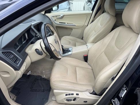 Used 2016 Volvo XC60 T5 Platinum image 12