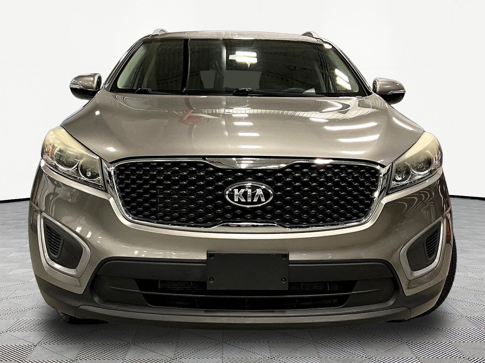 Used 2016 Kia Sorento LX AWD/4WD image 2
