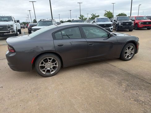 Used 2017 Dodge Charger SXT AWD/4WD image 8