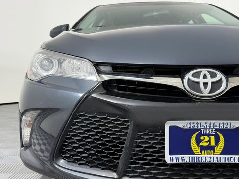 Used 2017 Toyota Camry SE FWD image 4