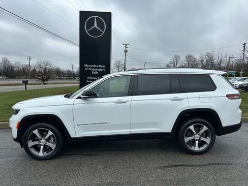 Used 2023 Jeep Grand Cherokee L Limited image 2