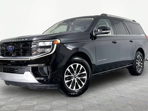Used 2025 Ford Expedition Max Platinum AWD/4WD image 3