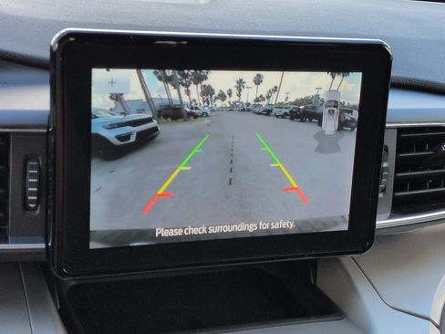 Used 2024 Ford Explorer XLT w/ Equipment Group 202A RWD image 19
