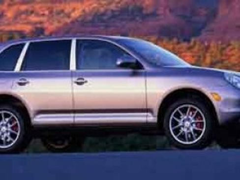 Used 2004 Porsche Cayenne Turbo image 1