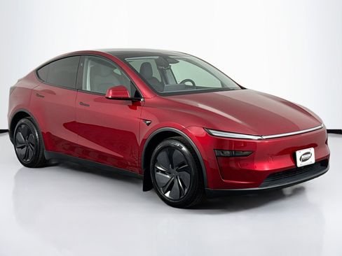 Used 2026 Tesla Model Y Long Range image 2