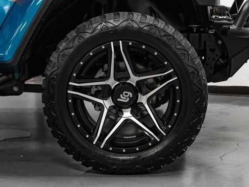 Used 2020 Jeep Wrangler Unlimited Sahara AWD/4WD image 49