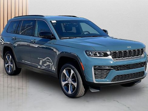 New 2026 Jeep Grand Cherokee L Limited w/ Luxury Tech Group II AWD/4WD image 2