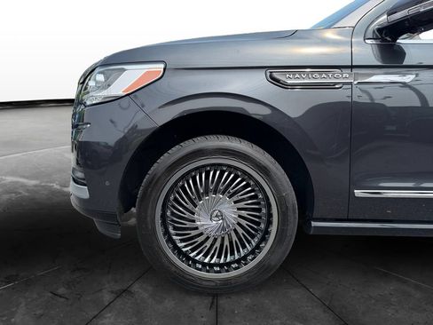 Used 2023 Lincoln Navigator 4WD image 14
