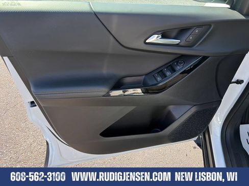 Used 2026 Chevrolet Equinox LT AWD/4WD image 10