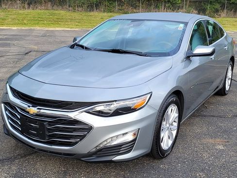 Used 2025 Chevrolet Malibu LT FWD image 3