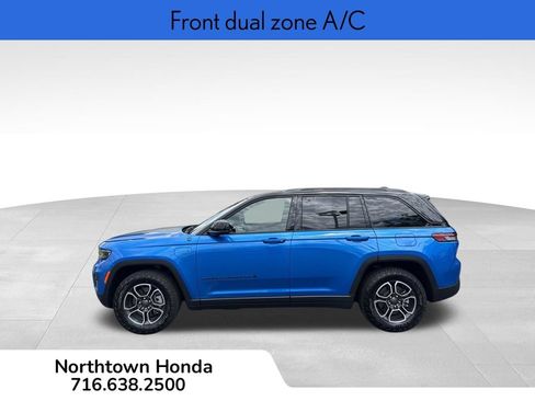 Used 2023 Jeep Grand Cherokee Trailhawk w/ Luxury Tech Group III AWD/4WD image 8