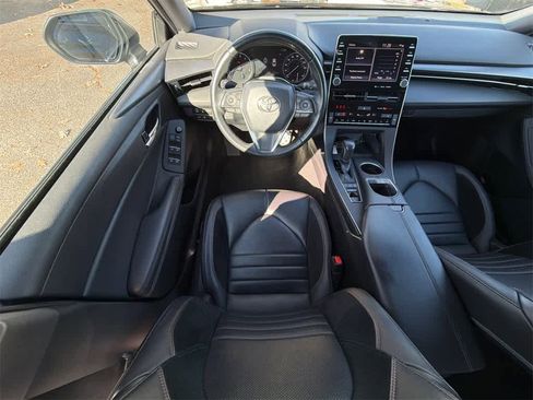 Used 2021 Toyota Avalon XSE image 19