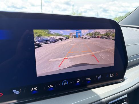 New 2026 Chevrolet Traverse LT FWD image 30