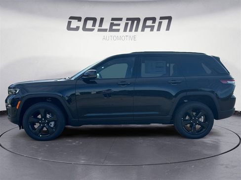 New 2025 Jeep Grand Cherokee Limited w/ Luxury Tech Group II image 2