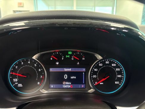 Used 2021 Chevrolet Traverse RS FWD image 22