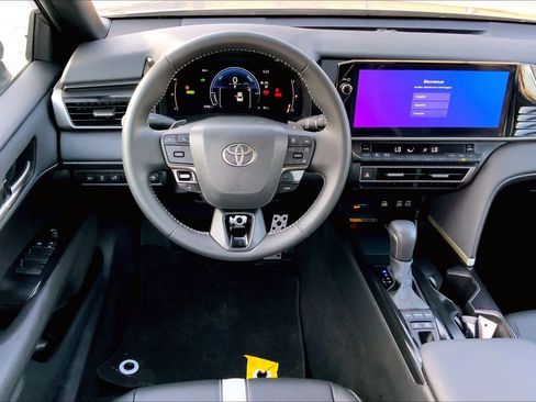 Used 2025 Toyota Camry SE w/ Multimedia Upgrade Package image 6