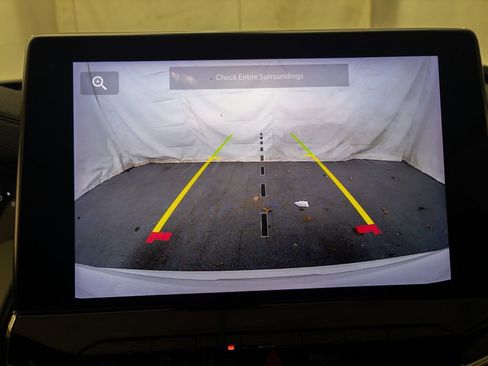 Used 2025 Jeep Compass Limited image 27