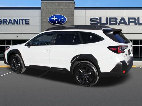 Certified 2025 Subaru Outback Onyx Edition image 10