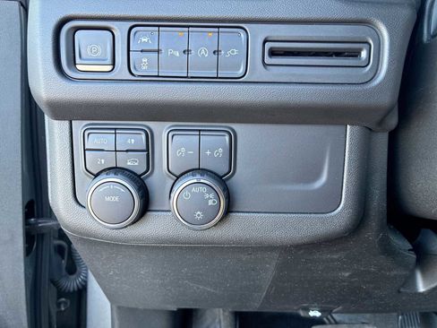 Certified 2022 Chevrolet Suburban RST image 18