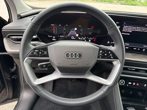 Used 2025 Audi Q5 Premium AWD/4WD image 17