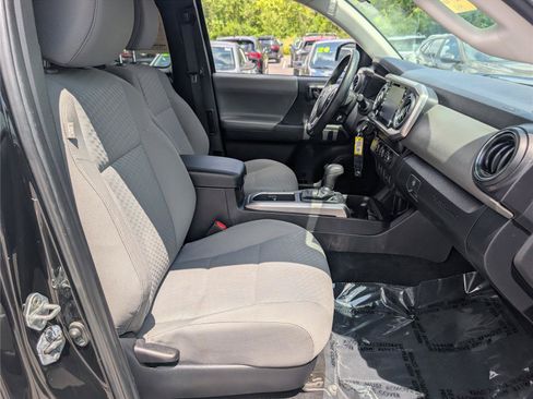 Used 2022 Toyota Tacoma SR5 RWD image 11