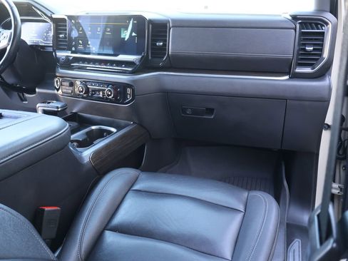 Used 2022 Chevrolet Silverado 1500 LT Trail Boss w/ Convenience Package II AWD/4WD image 36