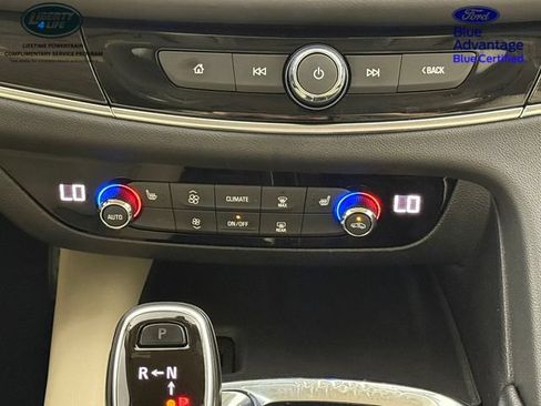 Used 2019 Buick Enclave Essence AWD/4WD image 23