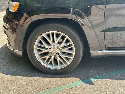 Used 2018 Jeep Grand Cherokee Summit AWD/4WD image 13