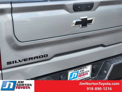 Used 2024 Chevrolet Silverado 1500 W/T w/ WT Value Package AWD/4WD image 12