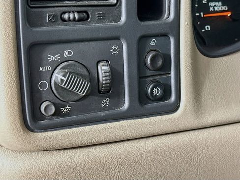 Used 2004 Chevrolet Silverado 3500 2WD Extended Cab w/ Heavy-Duty Power Package image 11
