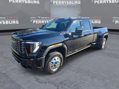 New 2026 GMC Sierra 3500 Denali Ultimate w/ LPO, Black Badging Package