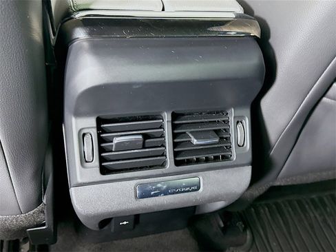 Used 2021 Land Rover Range Rover Evoque R-Dynamic SE image 26