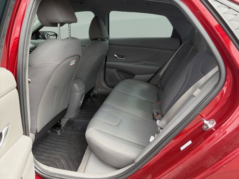 Certified 2024 Hyundai Elantra SE image 16