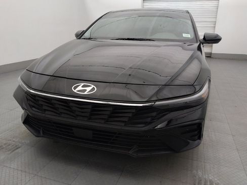 Used 2025 Hyundai Elantra SE w/ Cargo Package FWD image 15