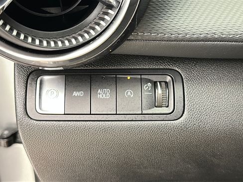 Used 2025 Chevrolet Equinox LT AWD/4WD image 20