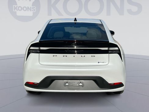 New 2026 Toyota Prius Plug-In Hybrid FWD image 5