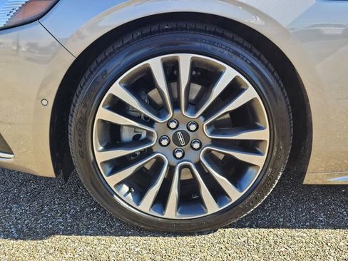 Used 2019 Lincoln Continental Reserve image 32