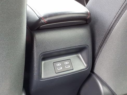 Used 2025 Toyota Corolla SE FWD image 10