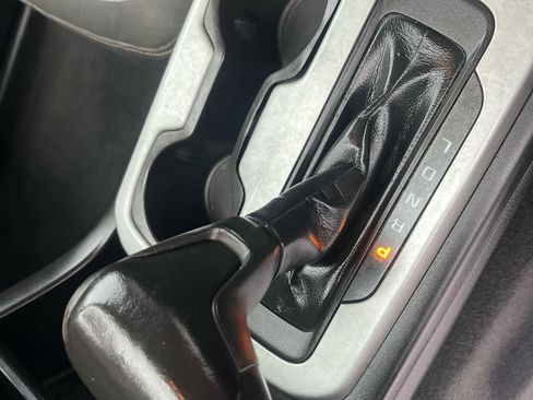 Used 2019 Chevrolet Colorado LT image 19