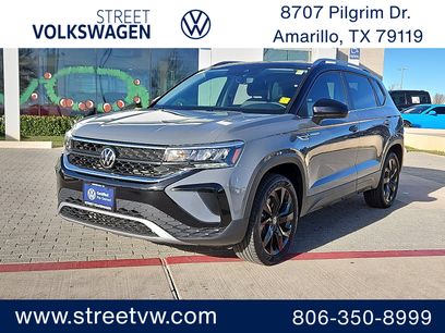 Used 2023 Volkswagen Taos SE w/ Panoramic Sunroof Package