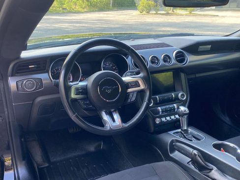 Used 2018 Ford Mustang Coupe w/ Ecoboost Performance Package RWD image 11