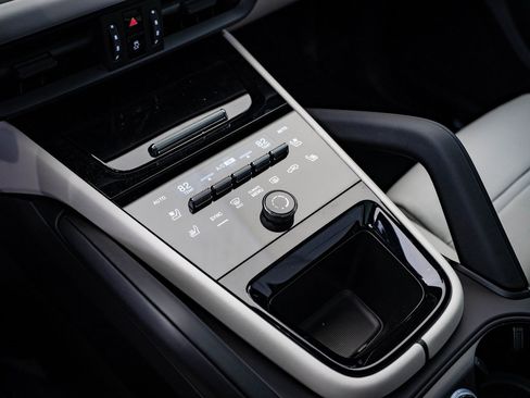 New 2026 Porsche Cayenne Coupe image 34