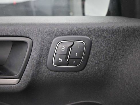 Used 2022 Ford Escape Titanium AWD/4WD image 17