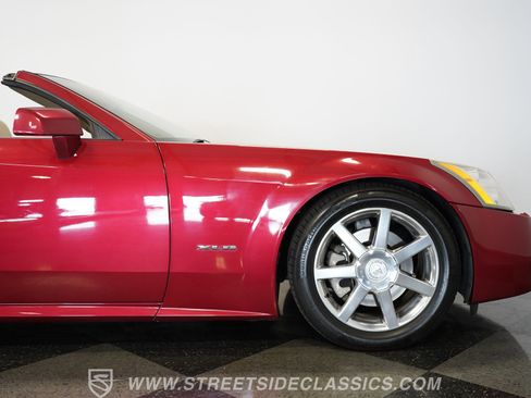 Used 2005 Cadillac XLR image 34