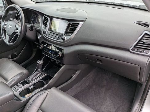 Used 2016 Hyundai Tucson Limited w/ Option Group 03 FWD image 28