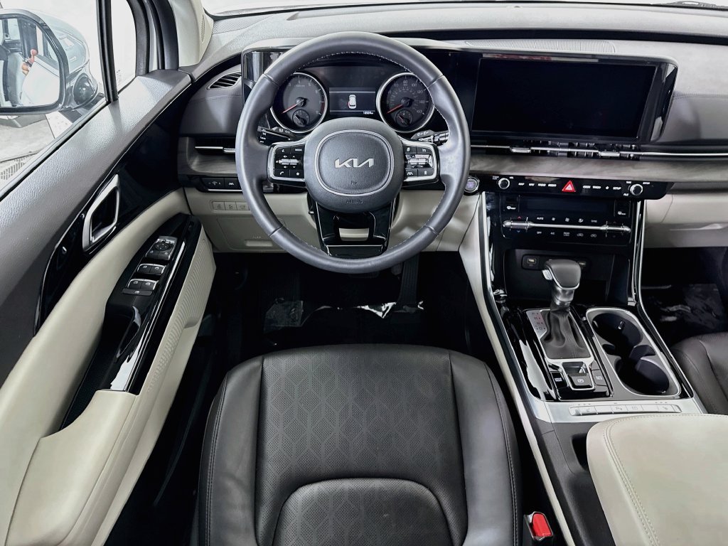 Certified 2024 Kia Carnival EX FWD image 4