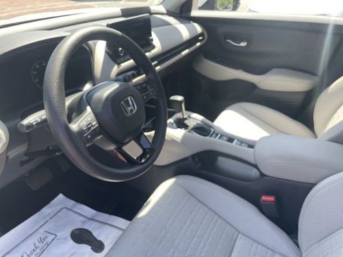 Used 2025 Honda HR-V LX image 11