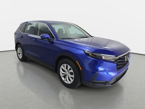 Used 2023 Honda CR-V LX image 3